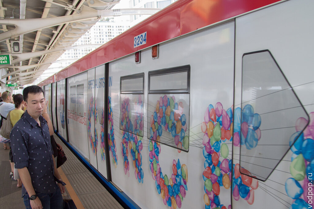 Вагоны метро BTS в Бангкоке Вагоны метро BTS в Бангкоке