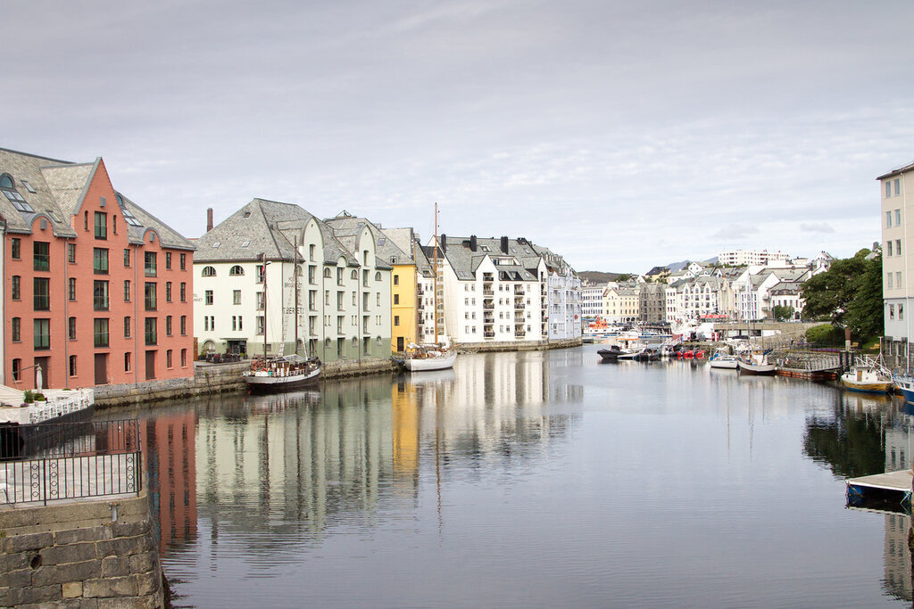 Олесун (Ålesund), Норвегия Олесун (Ålesund), Норвегия